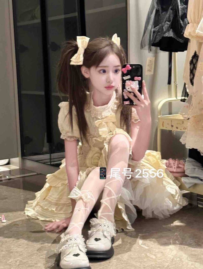 二次元小姐姐，清纯呦态脸，全身软乎乎