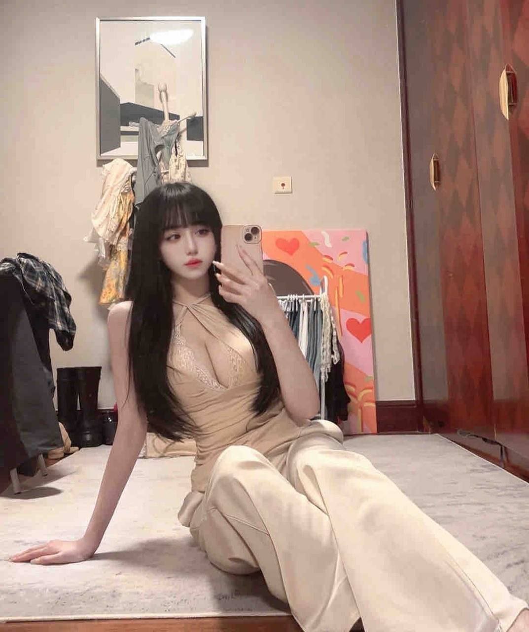 天然大奶，又嫩又粉，洋气性感