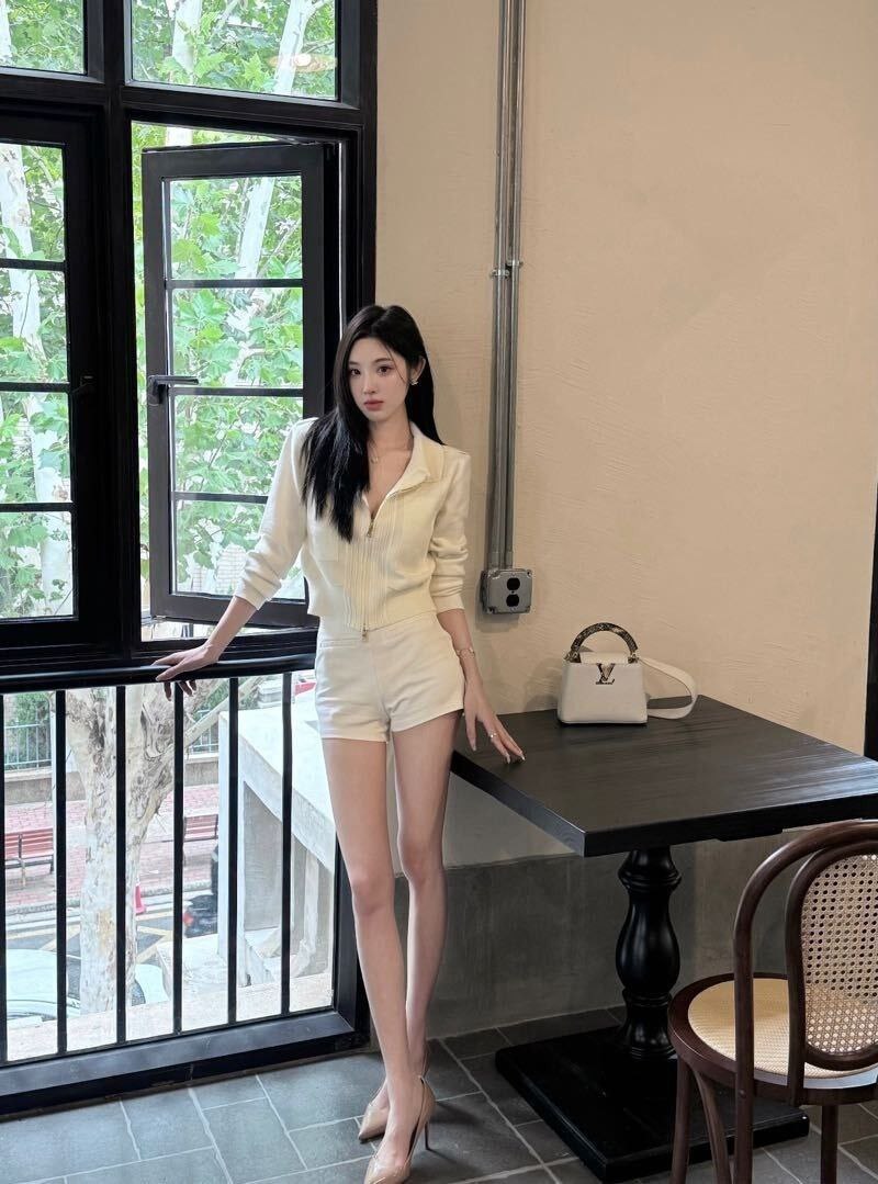 素颜皮肤超级水嫩 比化妆好看 气质出尘