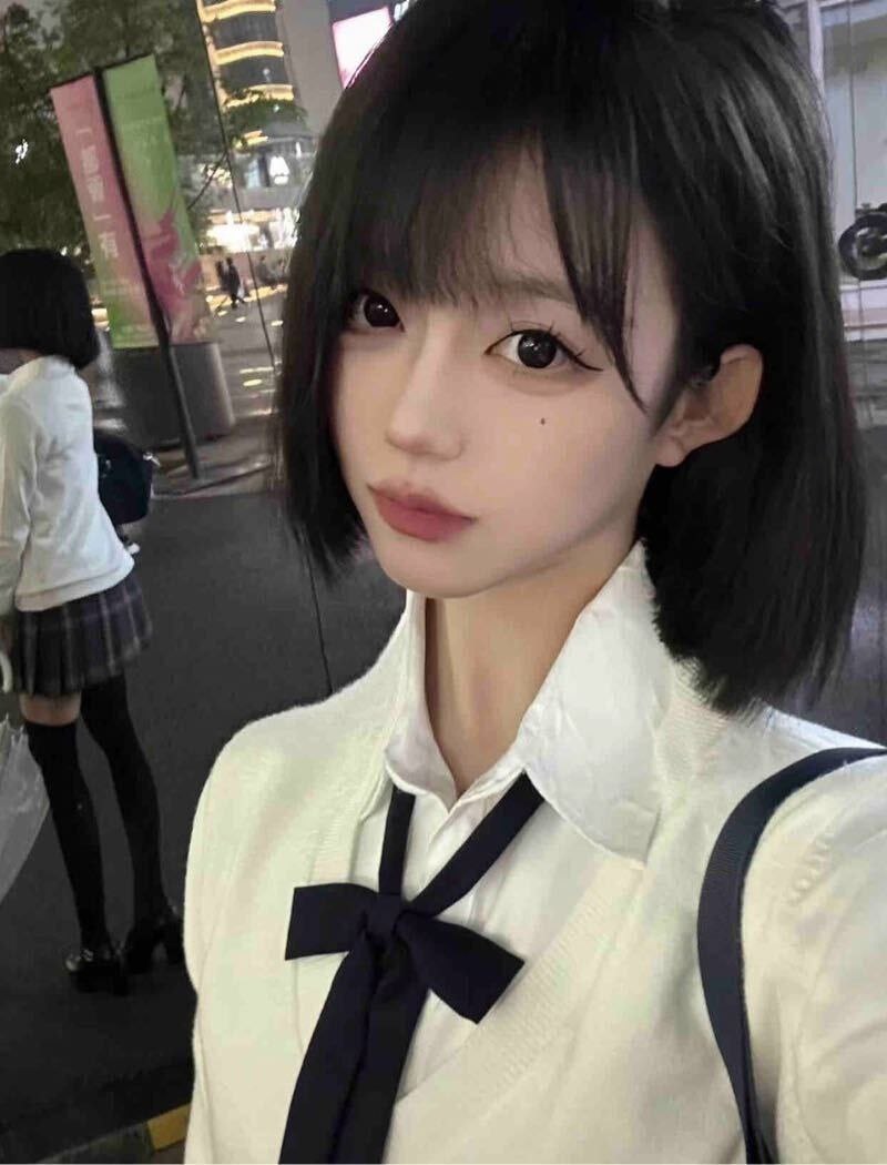 重庆新人极品萝莉大学生，性感短发