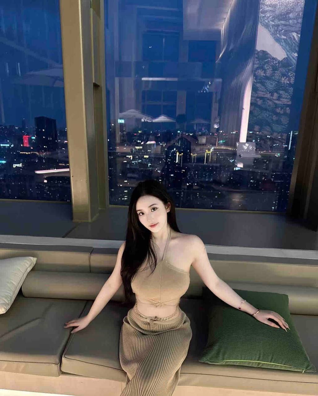 气质丰满御姐，巨乳肥臀，可sm