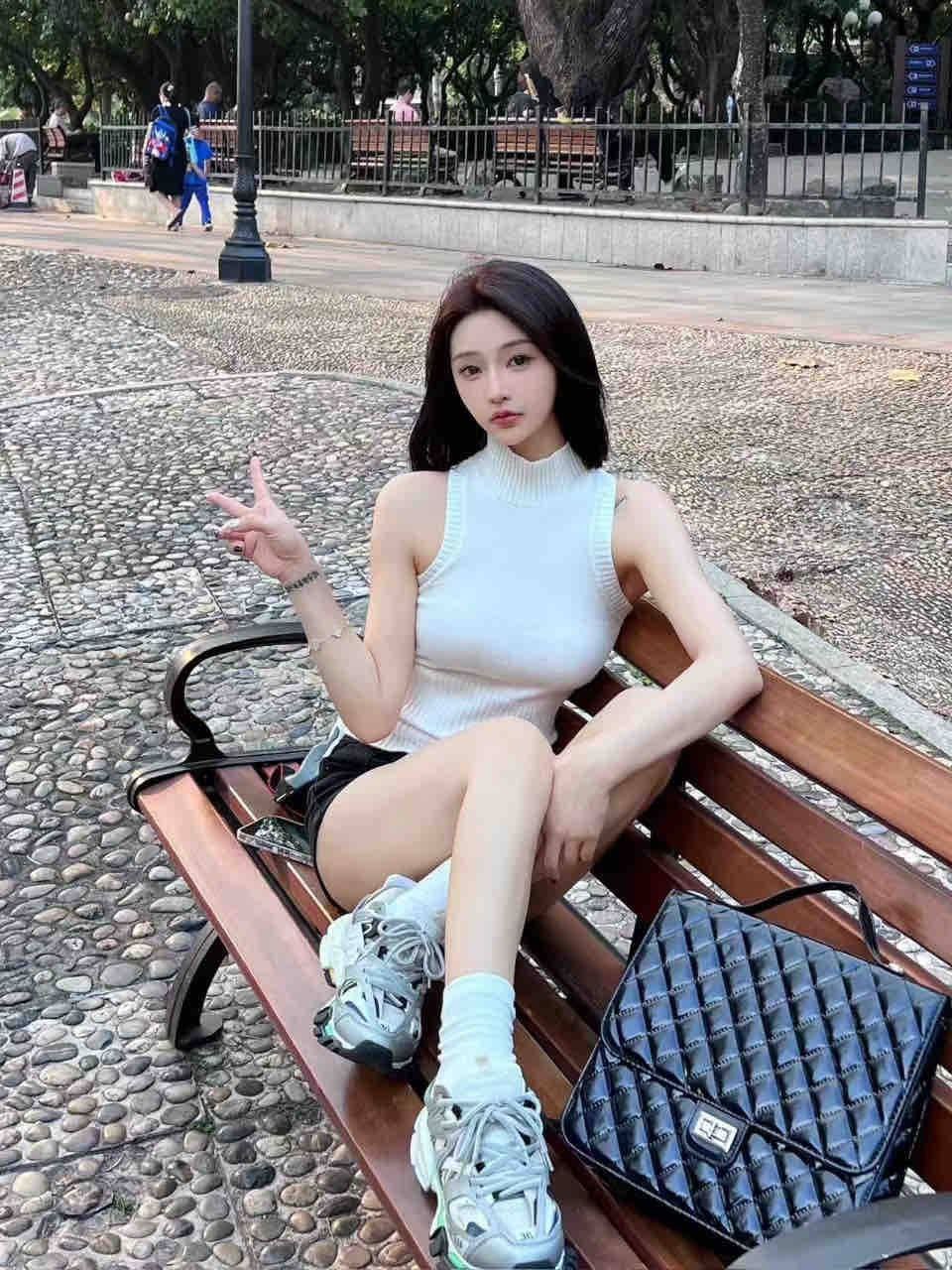 极品舞蹈生桃子 短期兼职，短发，甜美纯纯娃娃脸