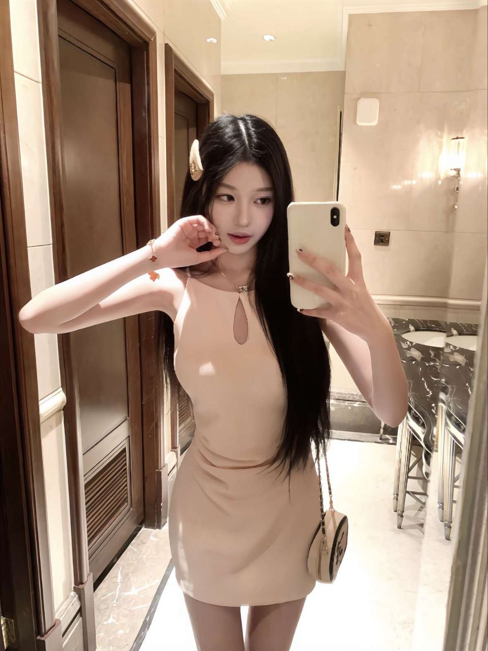 昆明纯素人  性格开朗乐观 乖巧听话，超弹C🐻 真熊零整 白皮可爱辣妹（本人皮肤超白）