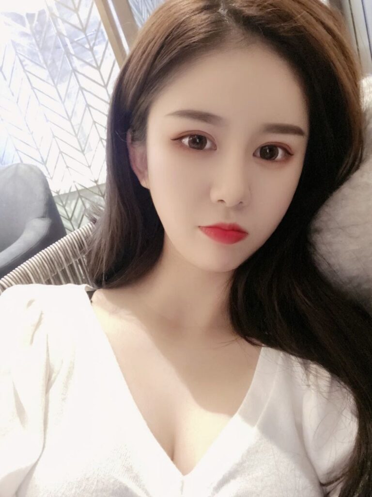 南京外围学生第一次下海 4 mmexport1624616810844