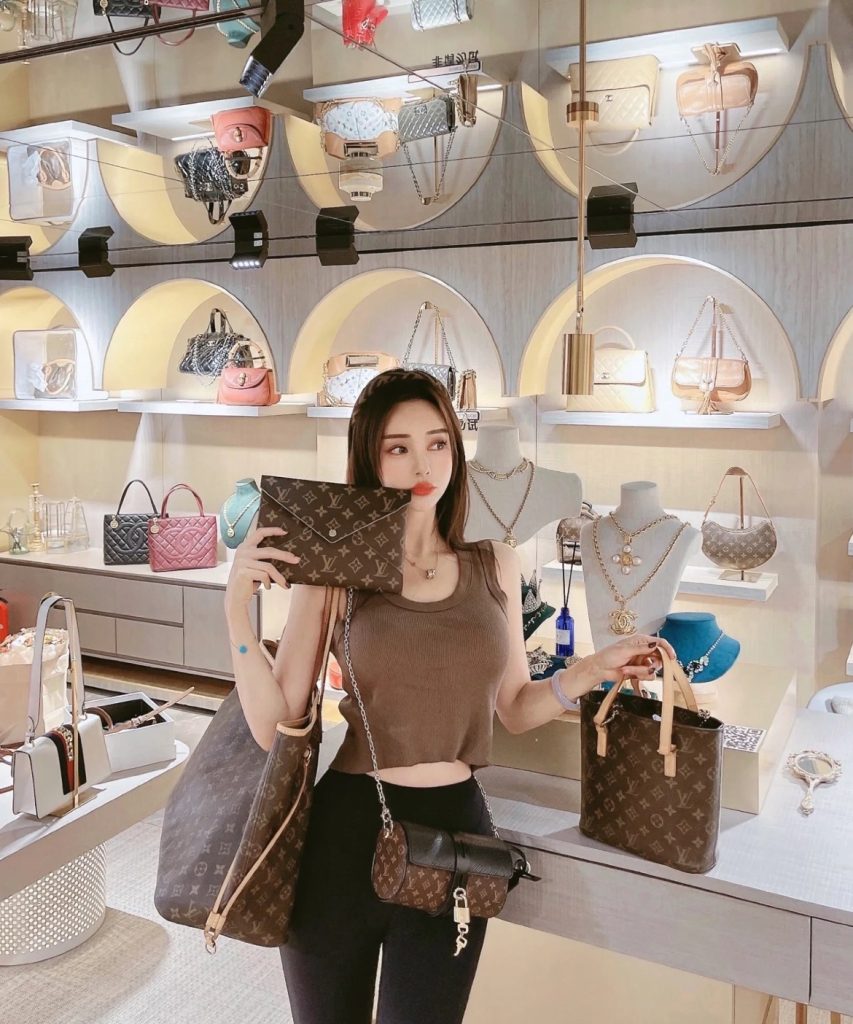 mmexport1661595104338