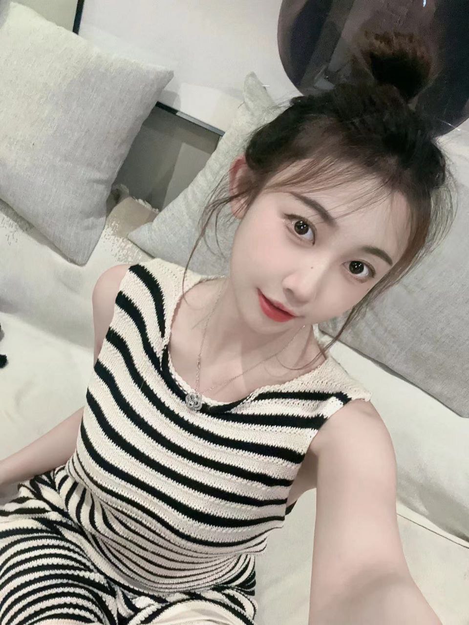深圳外围170深大校花明星气质