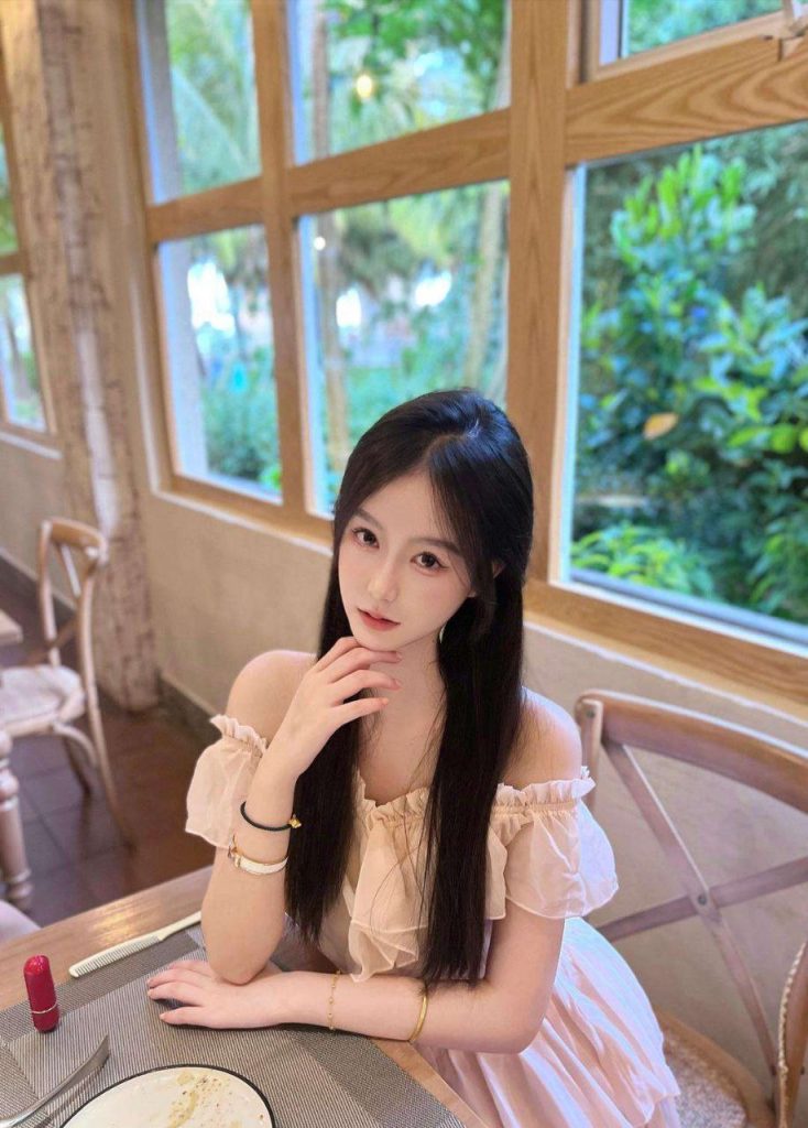 上海外围 05年极品校花兼职 皮肤白嫩身材高挑 3 1000026692