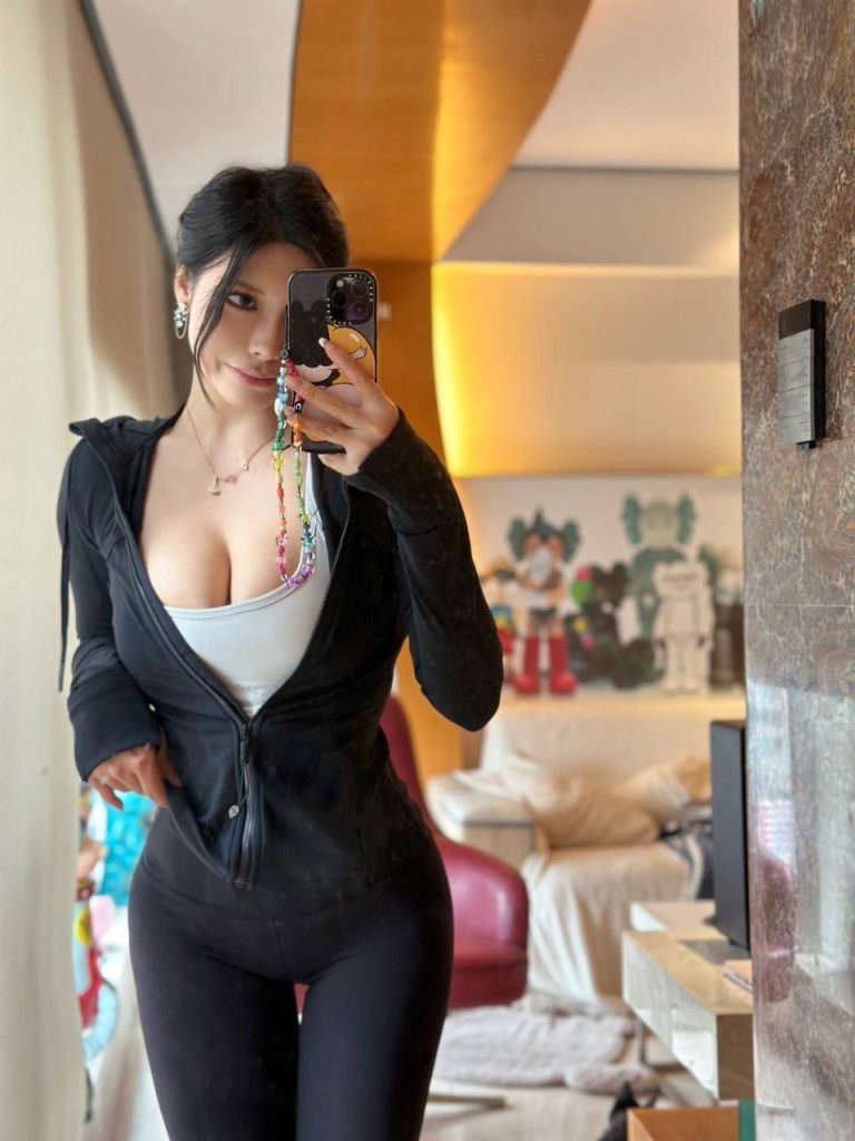 上海外围 混血模特健身博主 完美蜜桃臀马甲线 3 1000028623