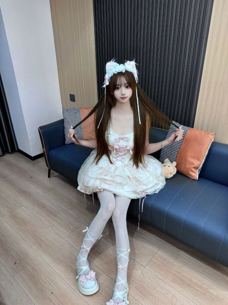 广州外围 07年小佳 极品萝莉小巧玲珑 2 1000028987