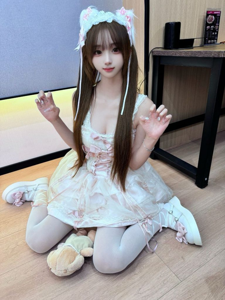 广州外围 07年小佳 极品萝莉小巧玲珑 4 1000028988