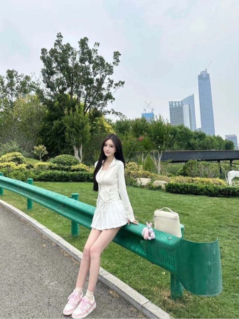 西安外围 05年超洋气清纯童颜款 4 1000031701