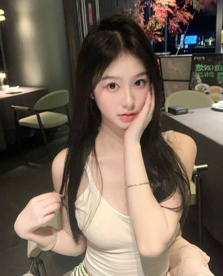 海口外围 皮肤白嫩 身材高挑 细腰翘臀 无一丝赘肉 爱健身 跳舞 游泳 旅游的极品学生 1 1000004232