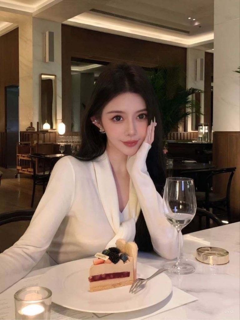 澳门外围 大牌高定穿搭 纯欲脸 马甲线 漫画身材 双商天花板 天鹅颈线 名媛仪态 温柔治愈系 1 1000005170