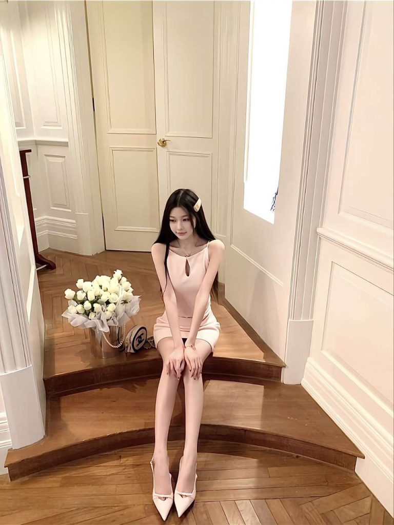 昆明外围 天然无整 皮肤白皙 真胸C杯 手感柔软 三点粉嫩 超绝美腿 白皮可爱辣妹 4 1000005626