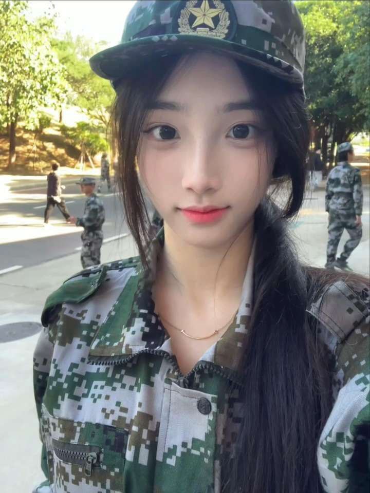 昆明外围 盈盈一握小细腰 小巧玲珑 清纯可爱上下粉嫩紧致 💦多多 双商高 乖巧听话 不催不事♡ 细腰翘臀 绝佳视觉享受 2 1000005633