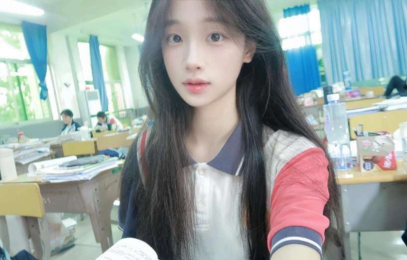 昆明外围 盈盈一握小细腰 小巧玲珑 清纯可爱上下粉嫩紧致 💦多多 双商高 乖巧听话 不催不事♡ 细腰翘臀 绝佳视觉享受 3 1000005635