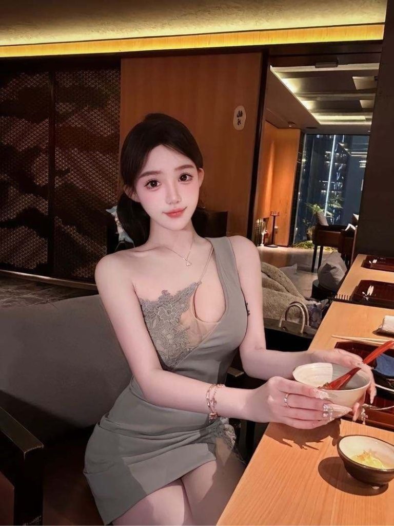 烟台外围 皮肤巨白 牛奶般滑嫩有光泽 前凸后翘无赘肉 乖巧可爱 白幼瘦小巧玲珑款 可轻松抱起 4 1000005853