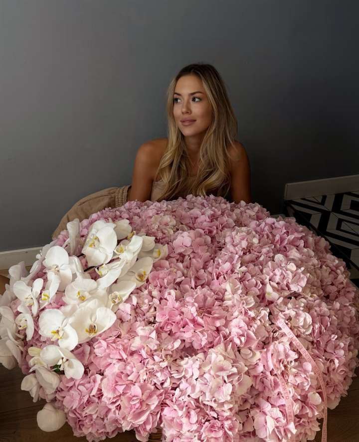 上海外围 真人真照 热情大方 完美身段 欧美身材 前突后翘御姐大蜜 主动大方放得开 见她你就是国王 1 1000005948