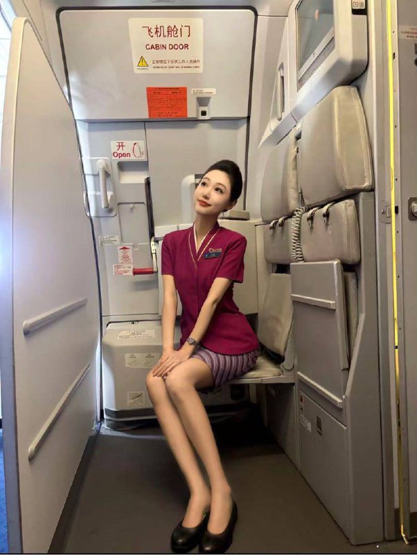 济南外围学生妹 172 天然C 空乘 御姐 萝莉 6 file 1460