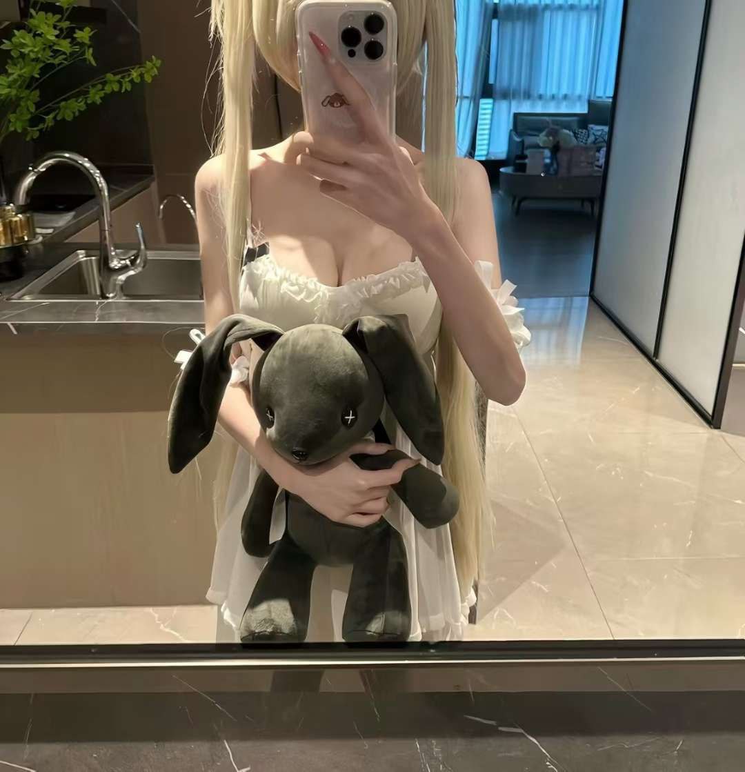 南京外围校园甜妹coser兼职 3 file 6909dec69820b