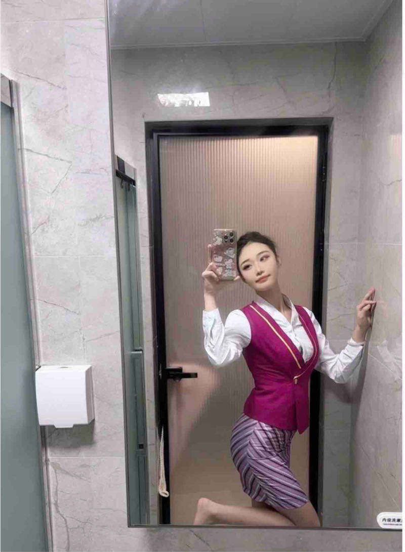 西安外围 空乘南航空姐04年初次到来纯欲童颜长相御姐身甜美童颜 ↓粉嫩甜心白嫩誘人纯天然🈚整容 肤色白嫩 2 file 69144237d9850