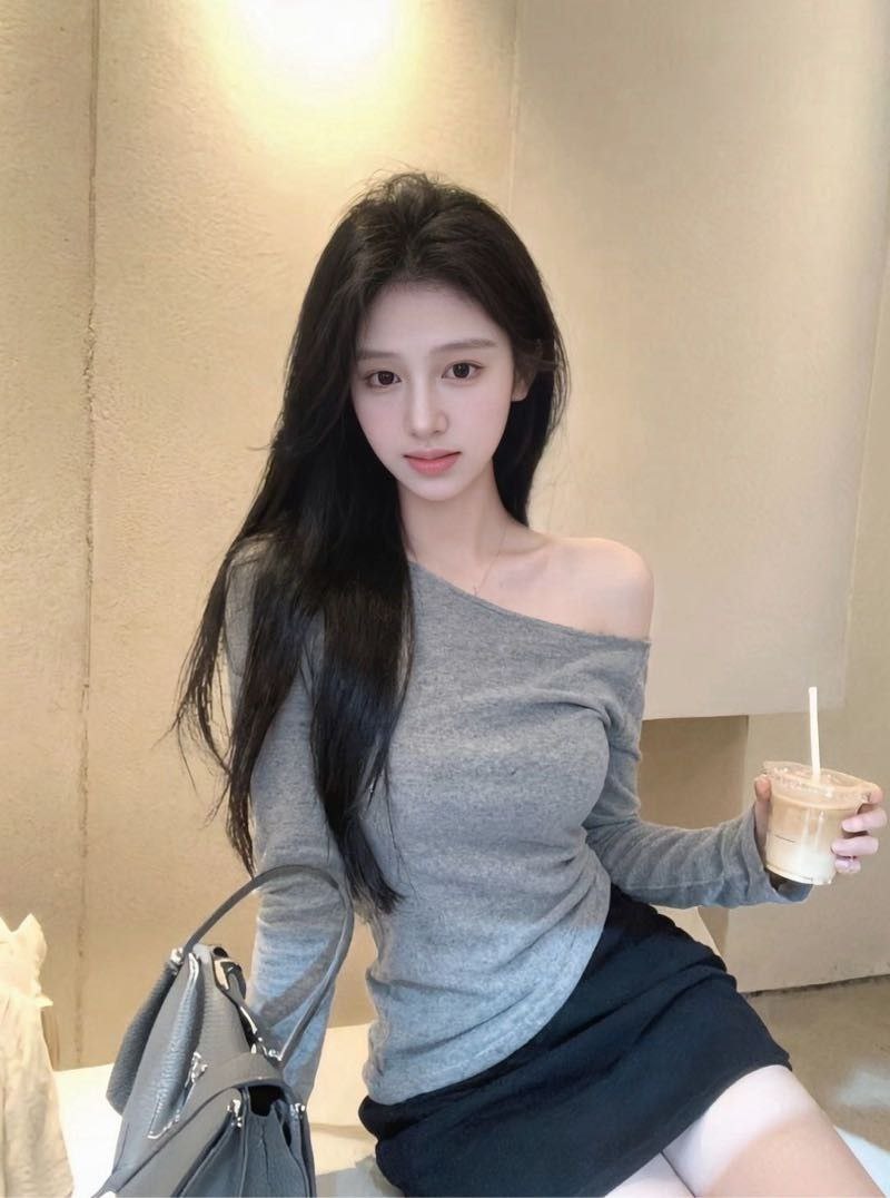 重庆外围05年学生妹 168/90 天然C 模特 主播 大长腿 2 file 5137