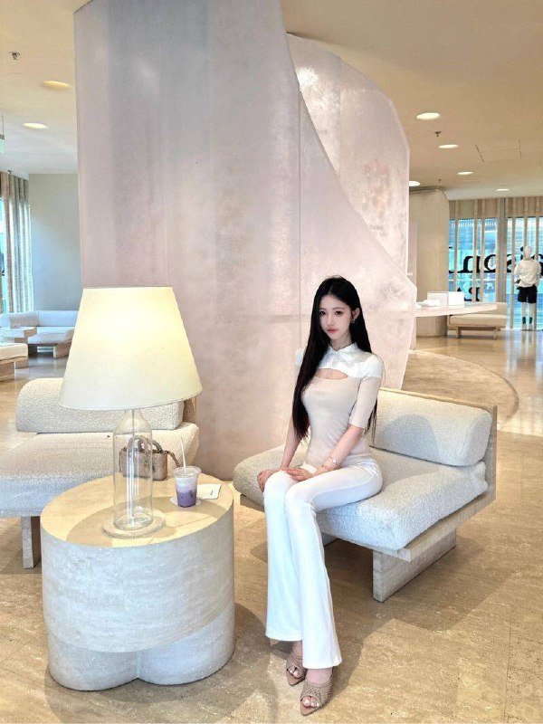 济南外围蜜桃臀 173/69 天然E 可爱 白月光 开朗 2 file 5426