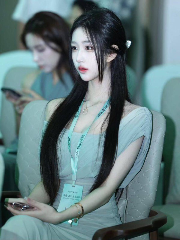 济南外围蜜桃臀 173/69 天然E 可爱 白月光 开朗 3 file 5427