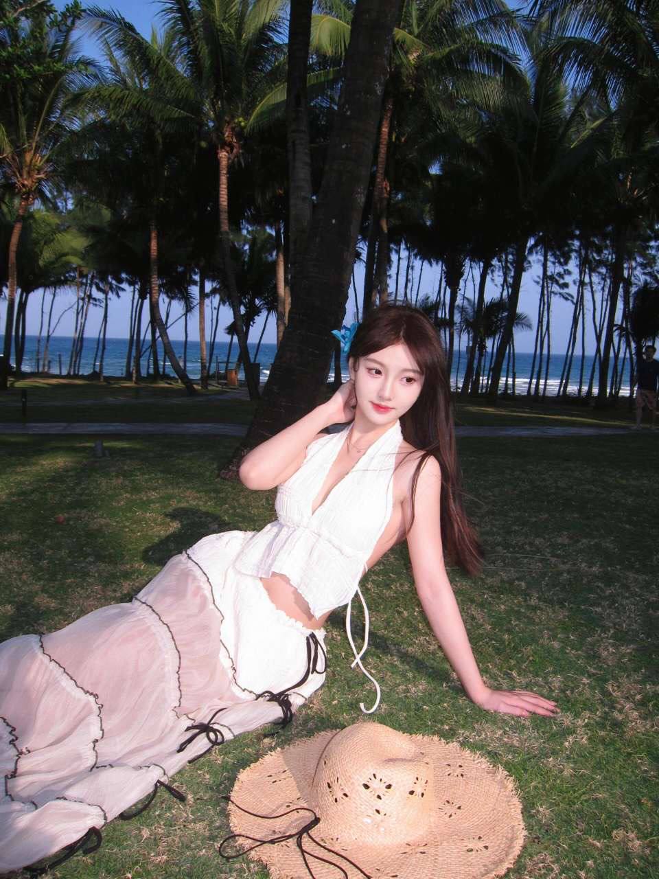 济南外围主播 175/52 天然D 筷子腿 五官精致 网红 2 file 5440