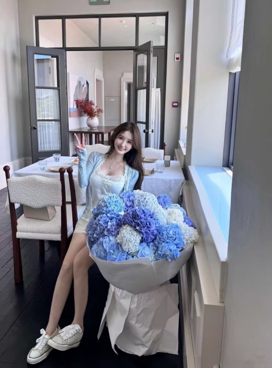 南宁外围学生妹 166/88 天然D 筷子腿 学妹 丝袜 6 file 6831