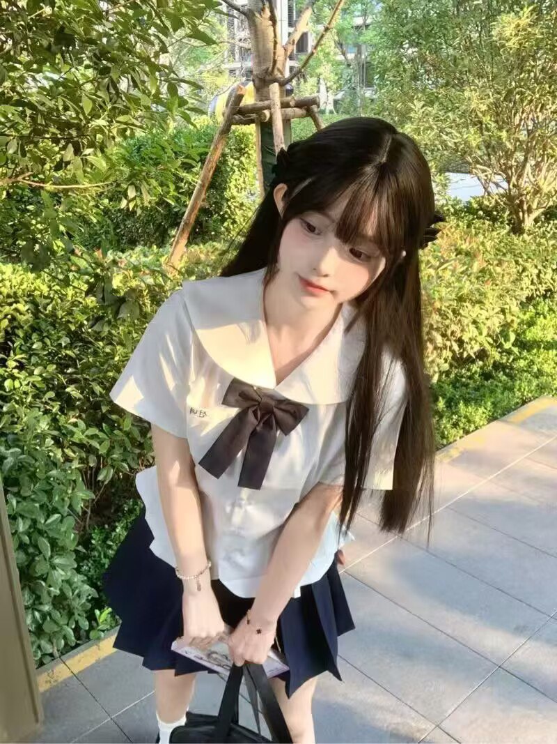 济南外围06年萝莉 168/45 天然C 白小纯 4 file 7176