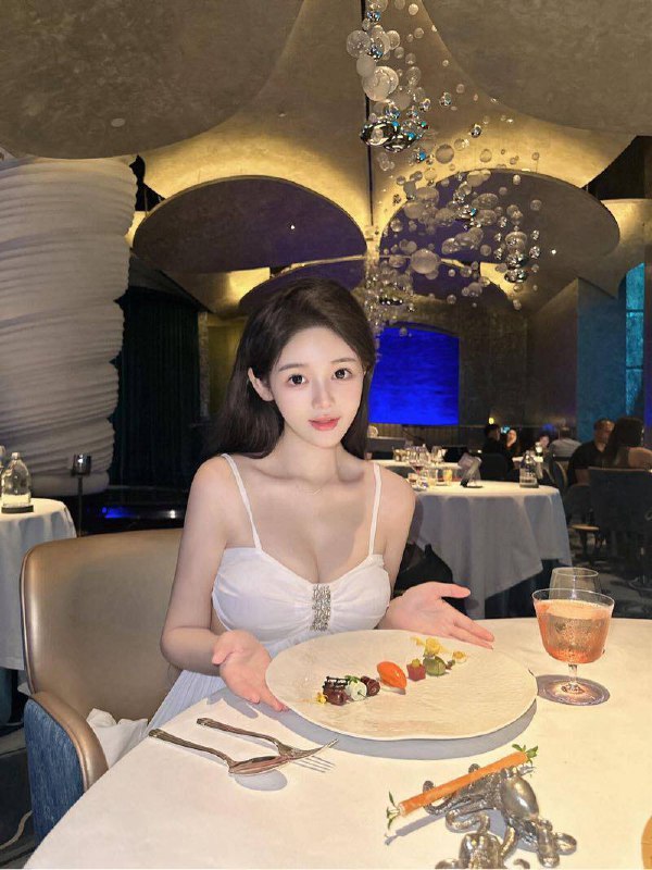 杭州外围05年高颜值 178 天然D 1 file 7345