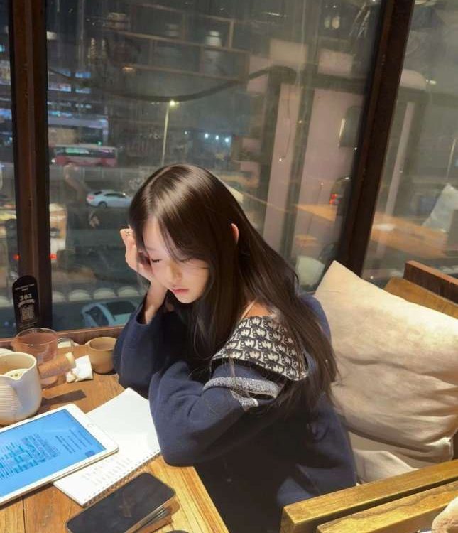 武汉外围 06年纯欲天花板 听话乖巧极品反差 4 1000024961