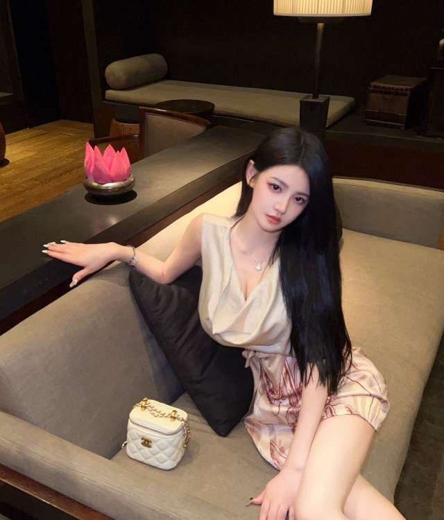 武汉外围 172江南没人 长腿美乳五官精致 4 1000026054