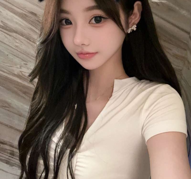 南京外围 05年极品小网红 童颜巨乳爆炸动漫身材 5 1000026757