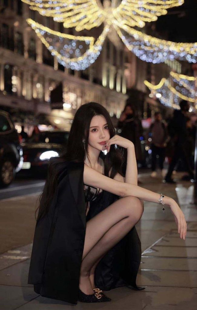 香港外围年龄99年蜜桃女神身高172大长腿马甲线漫画身材胸围D骚气十足名媛风 4 IMG 20250929 131026 139