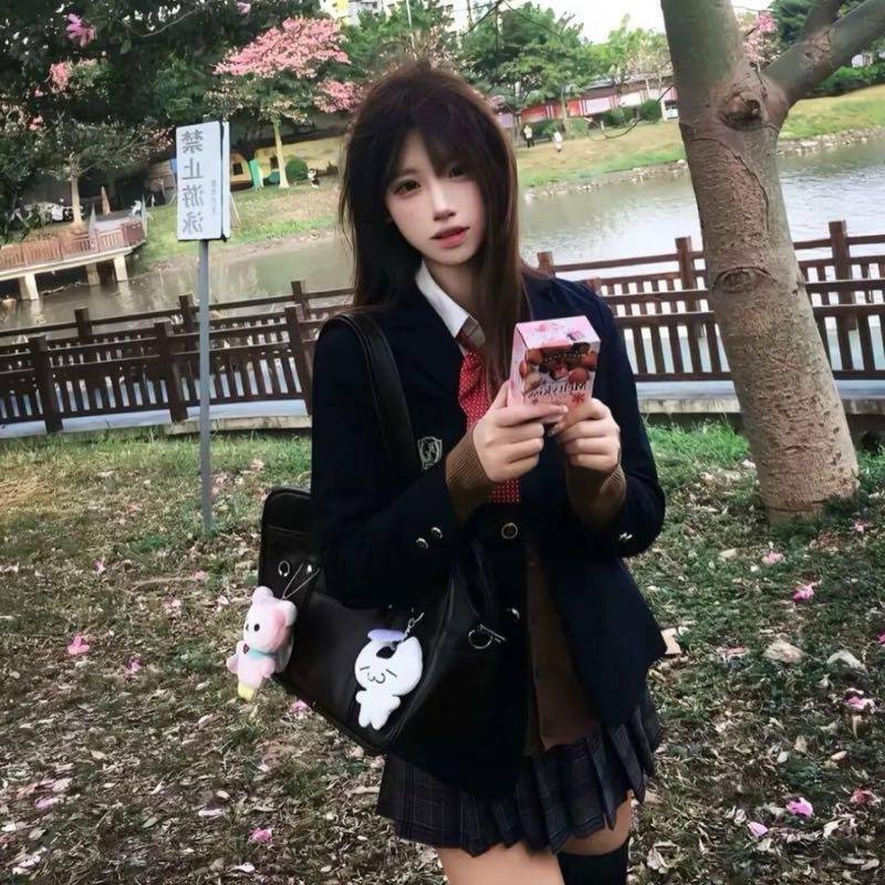 青岛外围18年花瓶身 166/69 天然D 4 file 1133