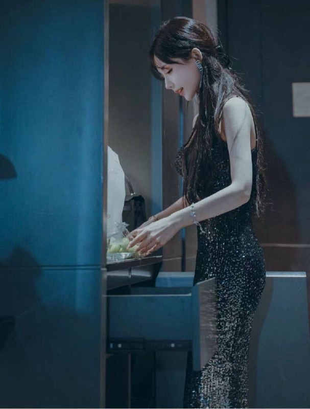 杭州外围学生妹 167/90 天然C 御姐 萝莉 学生 3 file 1421