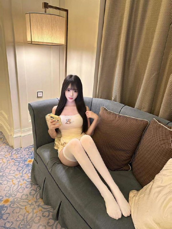 成都🦜极品校花洋洋 新人 刚下💦 酒杯腿腿长腰细 三点超粉 紧致💧多女友感 3 file 691c059d19a4b