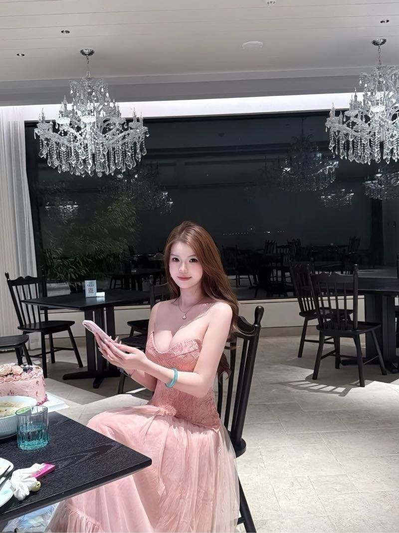 呼和浩特外围蜂腰翘臀肤白貌美抖臀纯天然大胸妩媚火辣女人味十足性欲强主动索要可潮喷 4 file 69258690ee08f