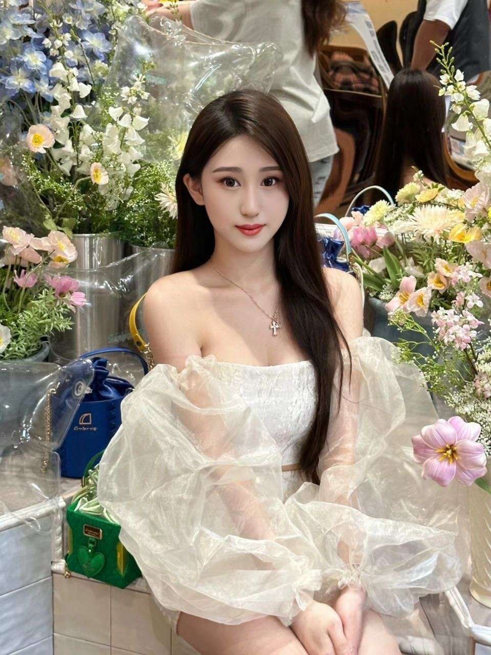 深圳外围性感妩媚身高176大长腿前凸后翘名媛气质御姐型上市身公司职员兼职 5 file 69258afe06e93