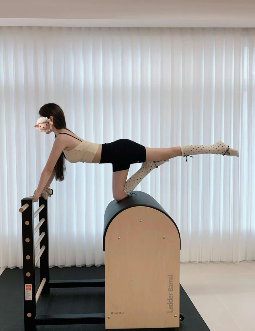 天津外围开朗 172/69 天然C 气质 瑜伽 博主 6 file 1945