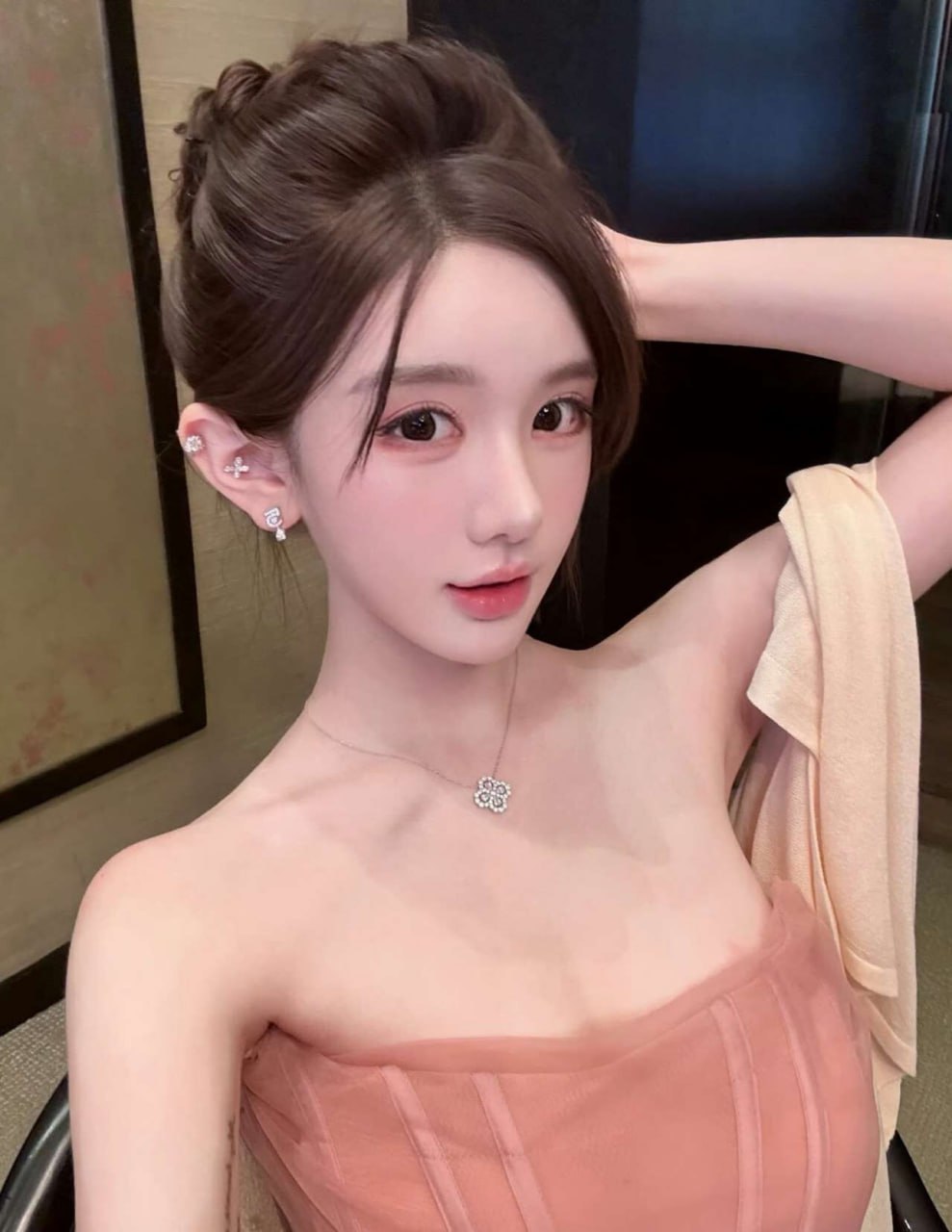 南宁外围05年高颜值 170/50 天然E 4 file 2047