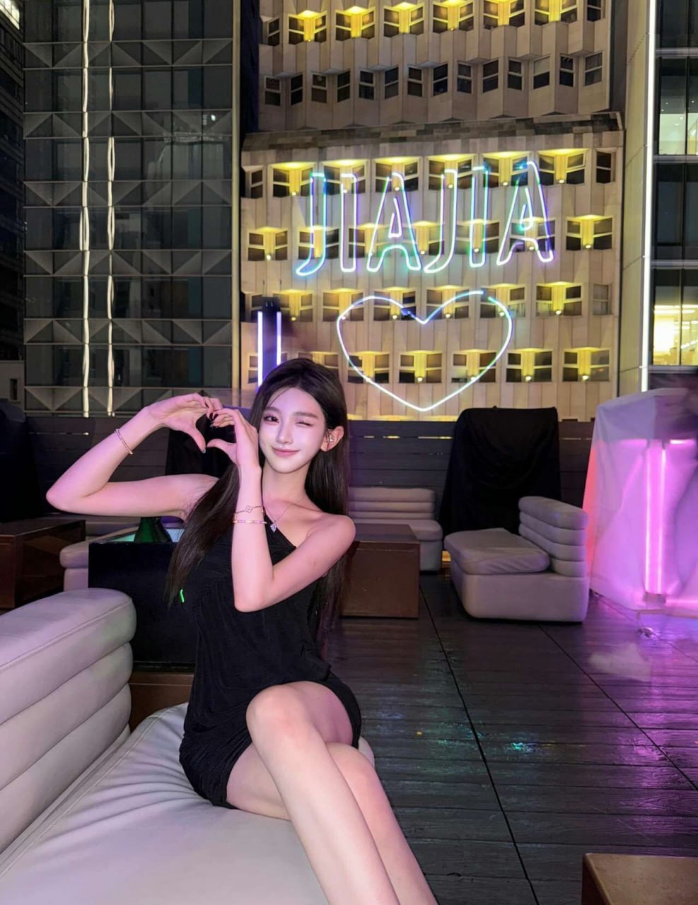 南宁外围05年高颜值 170/50 天然E 6 file 2049