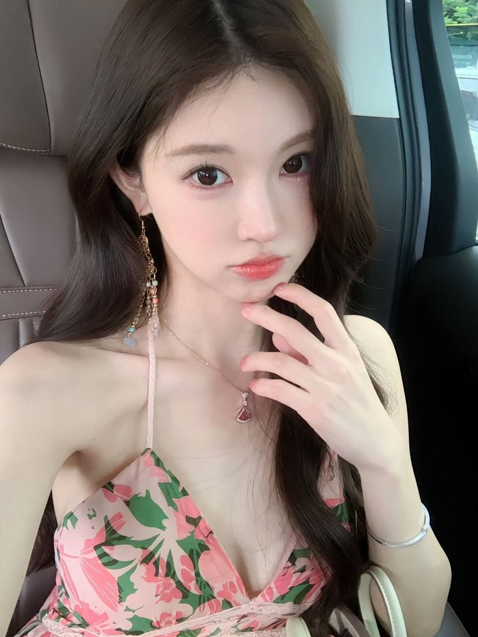 郑州外围白嫩 167/95 天然C 乖巧 4 file 2633