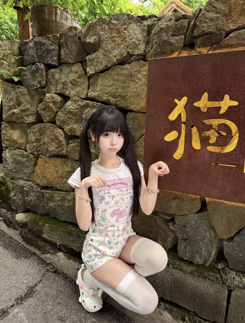 宁波外围05年洋气 165/88 天然C 三点粉 女孩 5 file 7795
